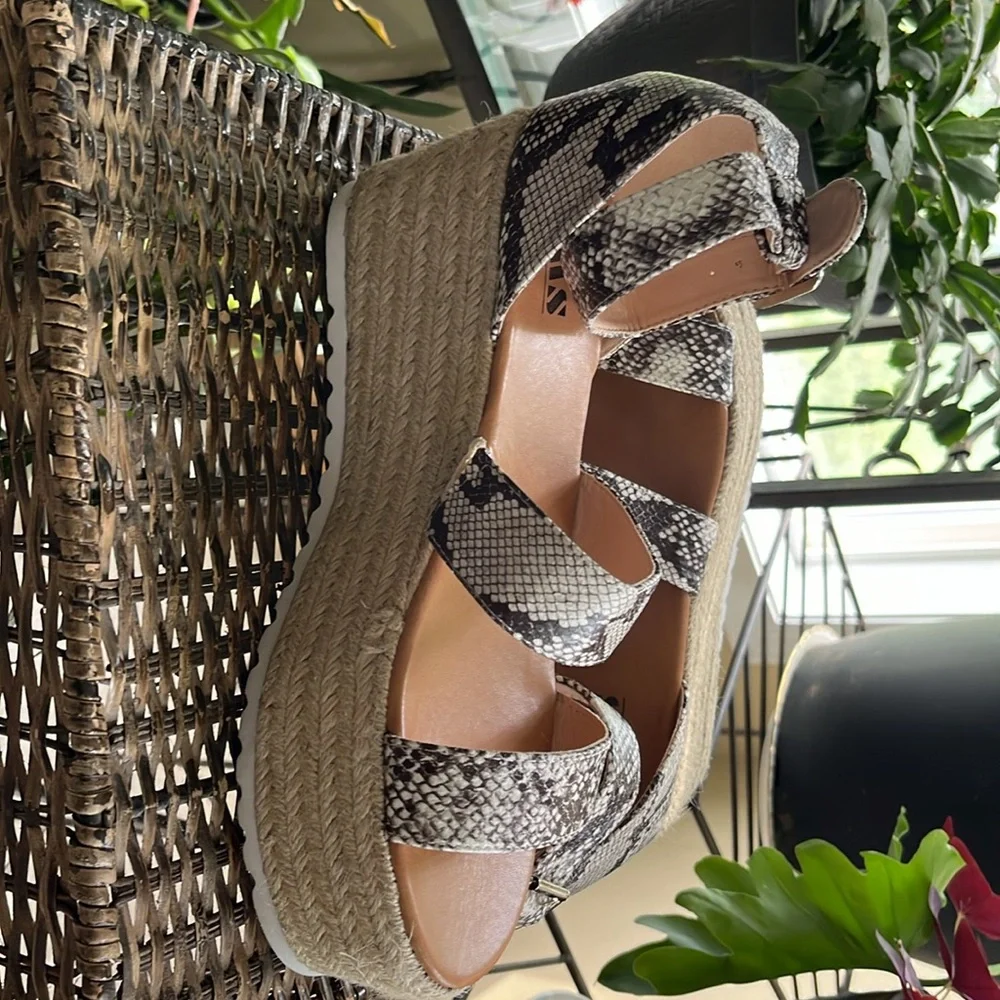AMS faux snake skin espadrille wedge women’s‎ size 10